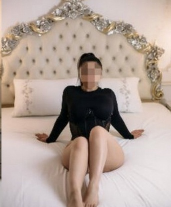 Встречусь с тобой в Москве, чтобы подарить тебе незабываемые мгновения наслаждения. У меня широкий выбор услуг, которые я с удовольствием предоставлю тебе. Фото в моем профиле - гарантированно мои, без фотошопа. Моими услугами остались довольны многие мужчины, и я горжусь своими положительными отзывами. Если ты готов окунуться в мир страсти и наслаждения, то выбери меня, и ты не пожалеешь! 😉🔥 8570, 25 лет